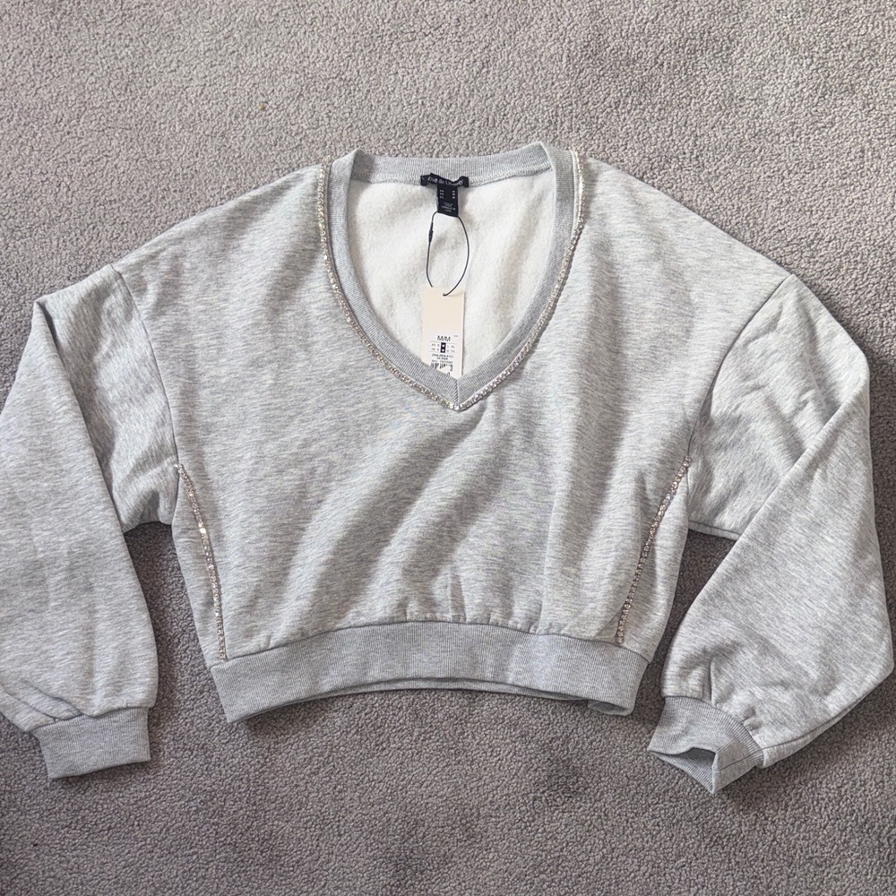 Zara Light Gray V-Neck Cropped Sweatshirt with Rhinestone Trim